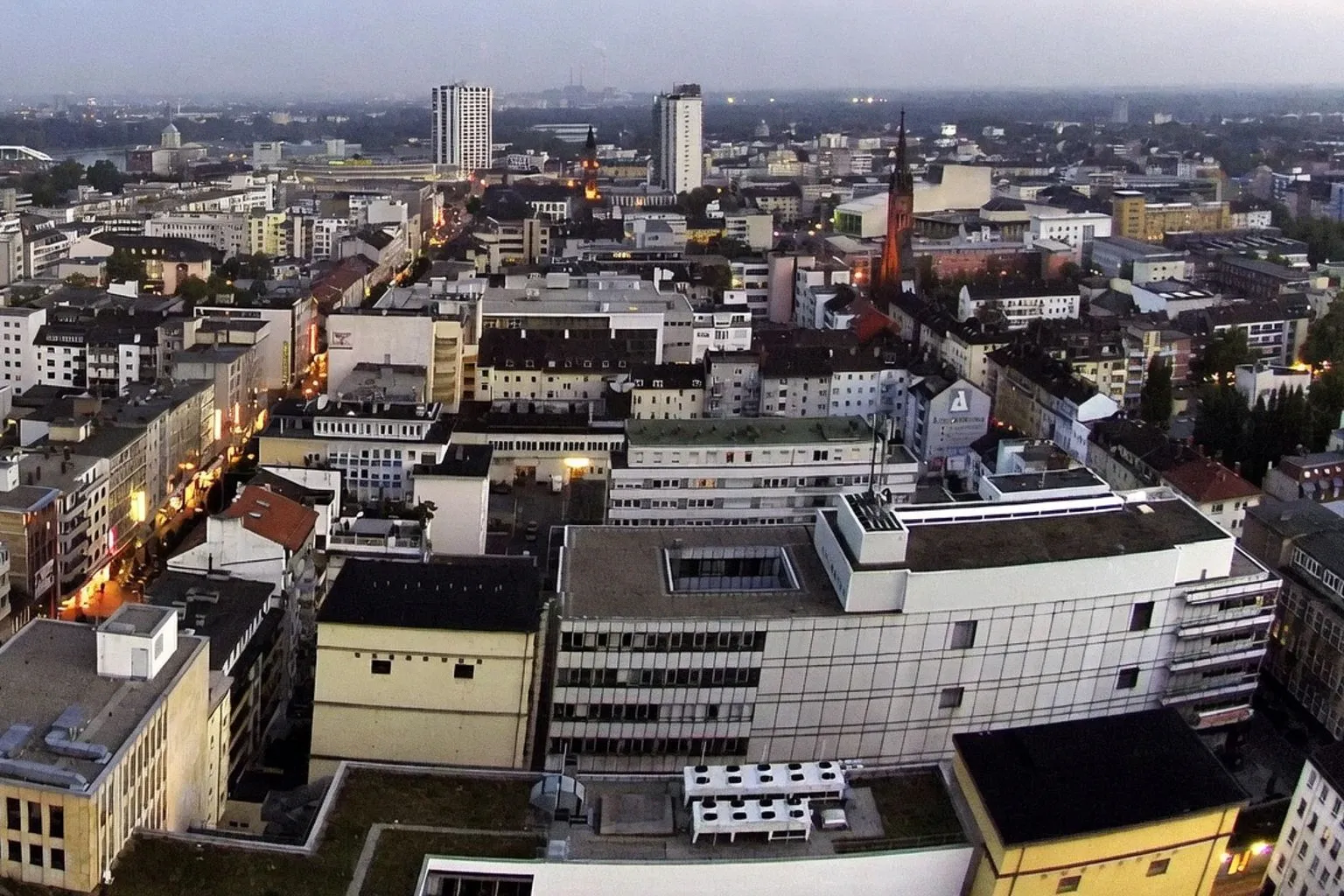 Grundstücksmarktbericht Ludwigshafen 2025: Transparenz für Immobilienkäufer